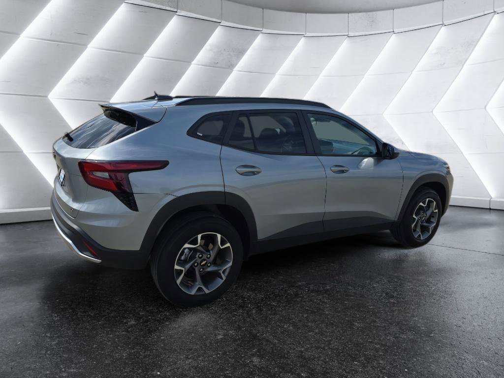 Used 2025 Chevrolet Trax LT image 5