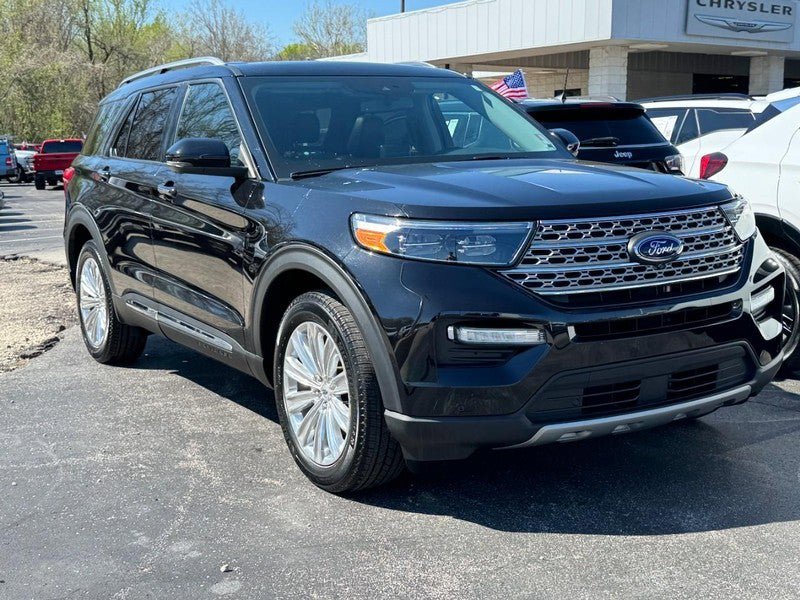Used 2022 Ford Explorer Limited w/ Limited Technology Package AWD/4WD image 2