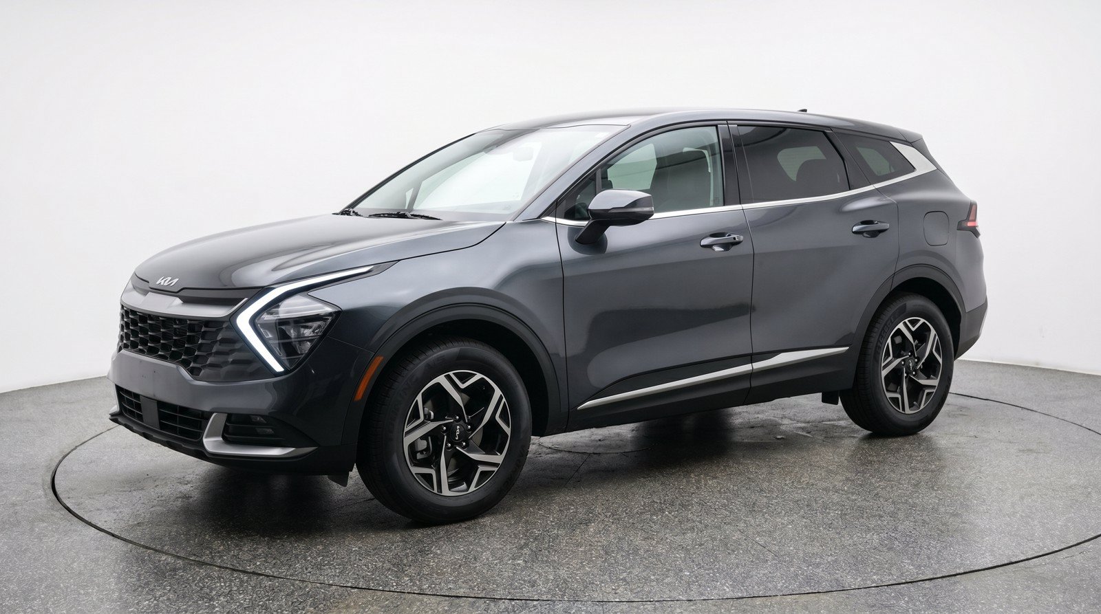 Used 2025 Kia Sportage LX AWD/4WD image 3