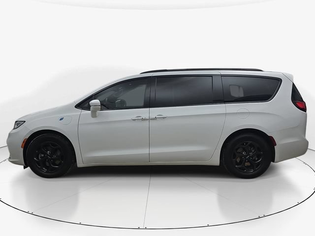 Used 2021 Chrysler Pacifica Limited w/ Uconnect Theater Family Group FWD image 9