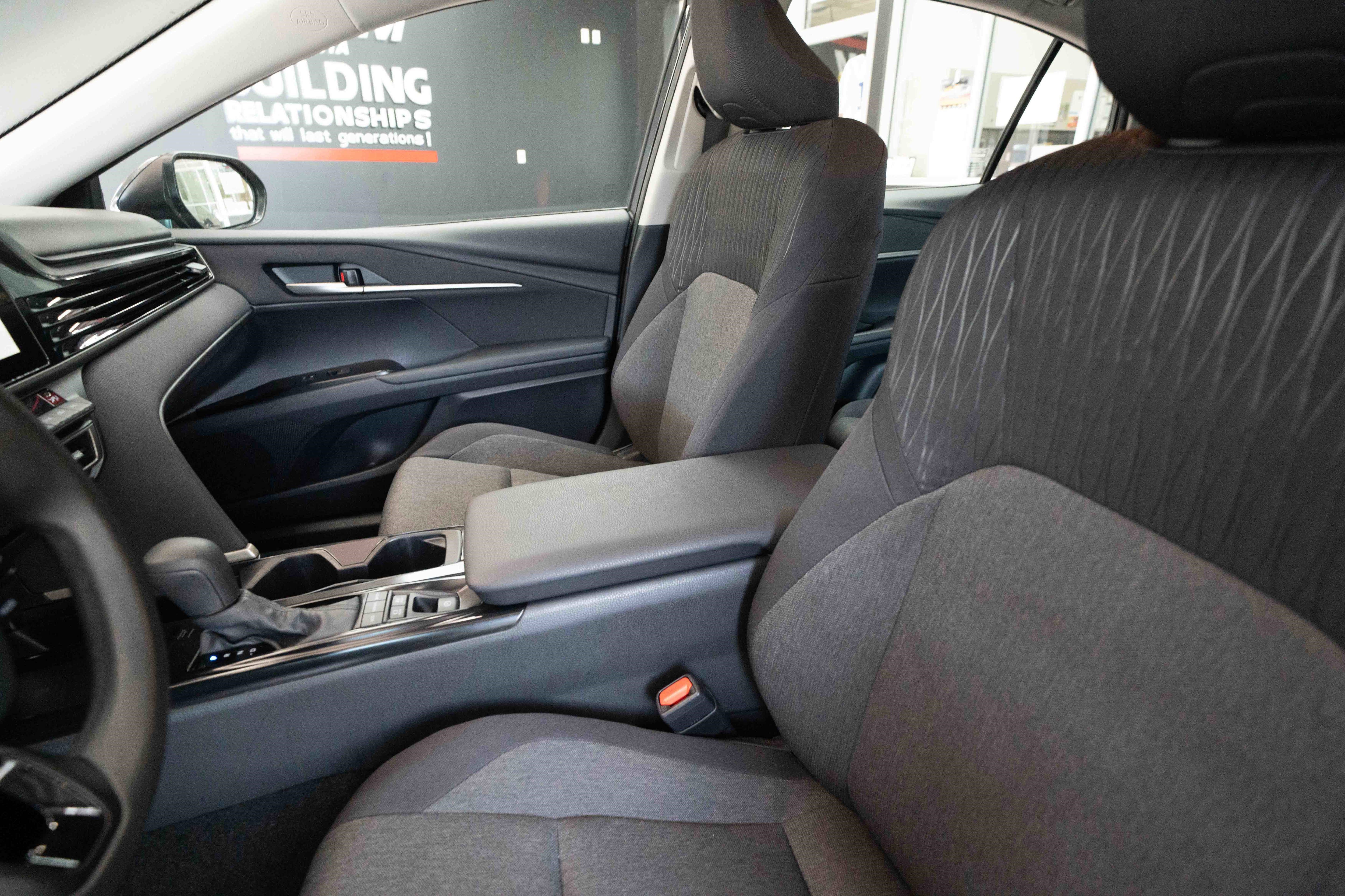 Used 2025 Toyota Camry LE FWD image 10