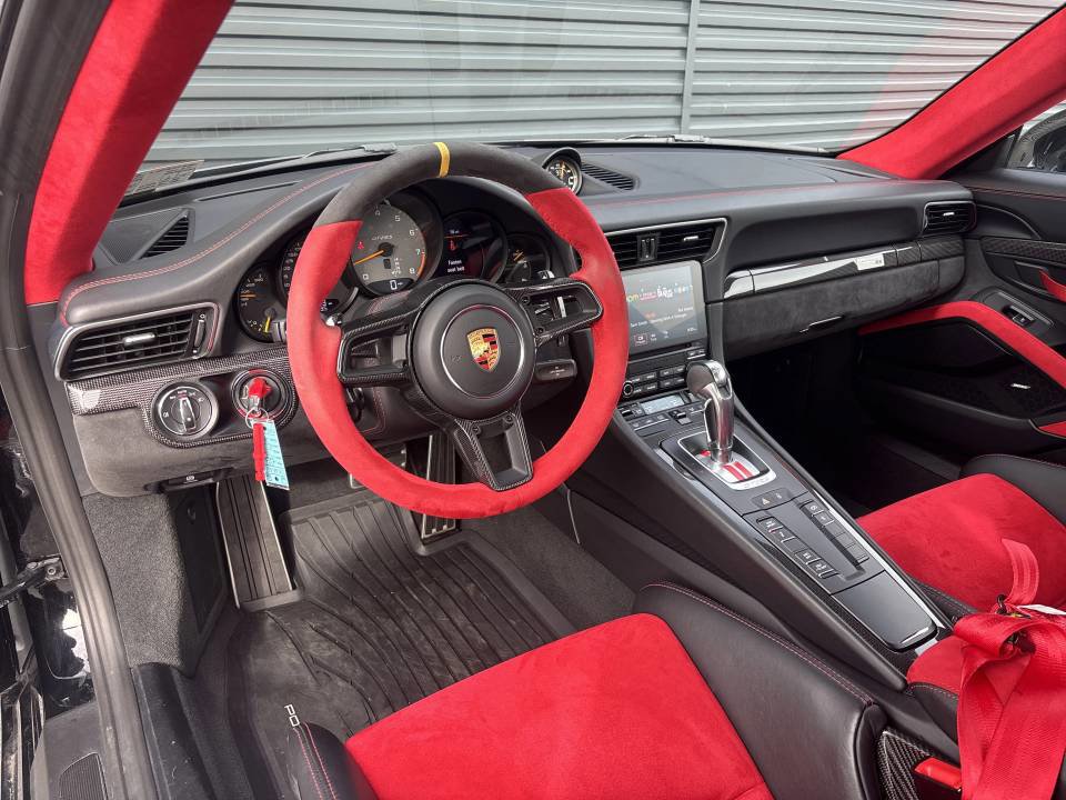 Used 2018 Porsche 911 GT2 RS image 12