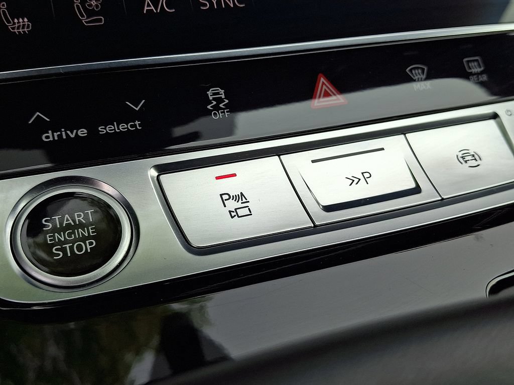 Used 2024 Audi Q7 3.0T Prestige AWD/4WD image 30