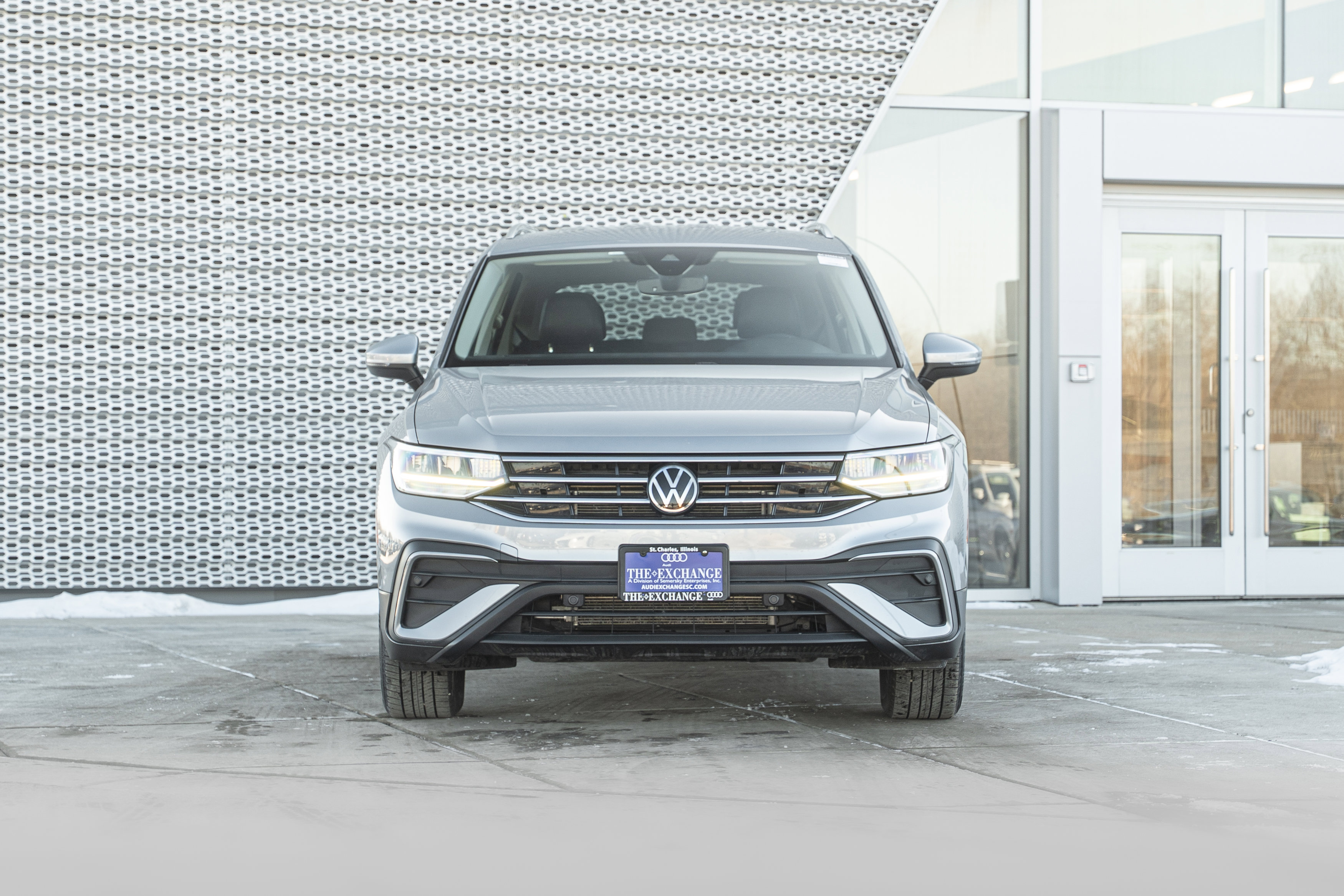 Used 2023 Volkswagen Tiguan SE image 32