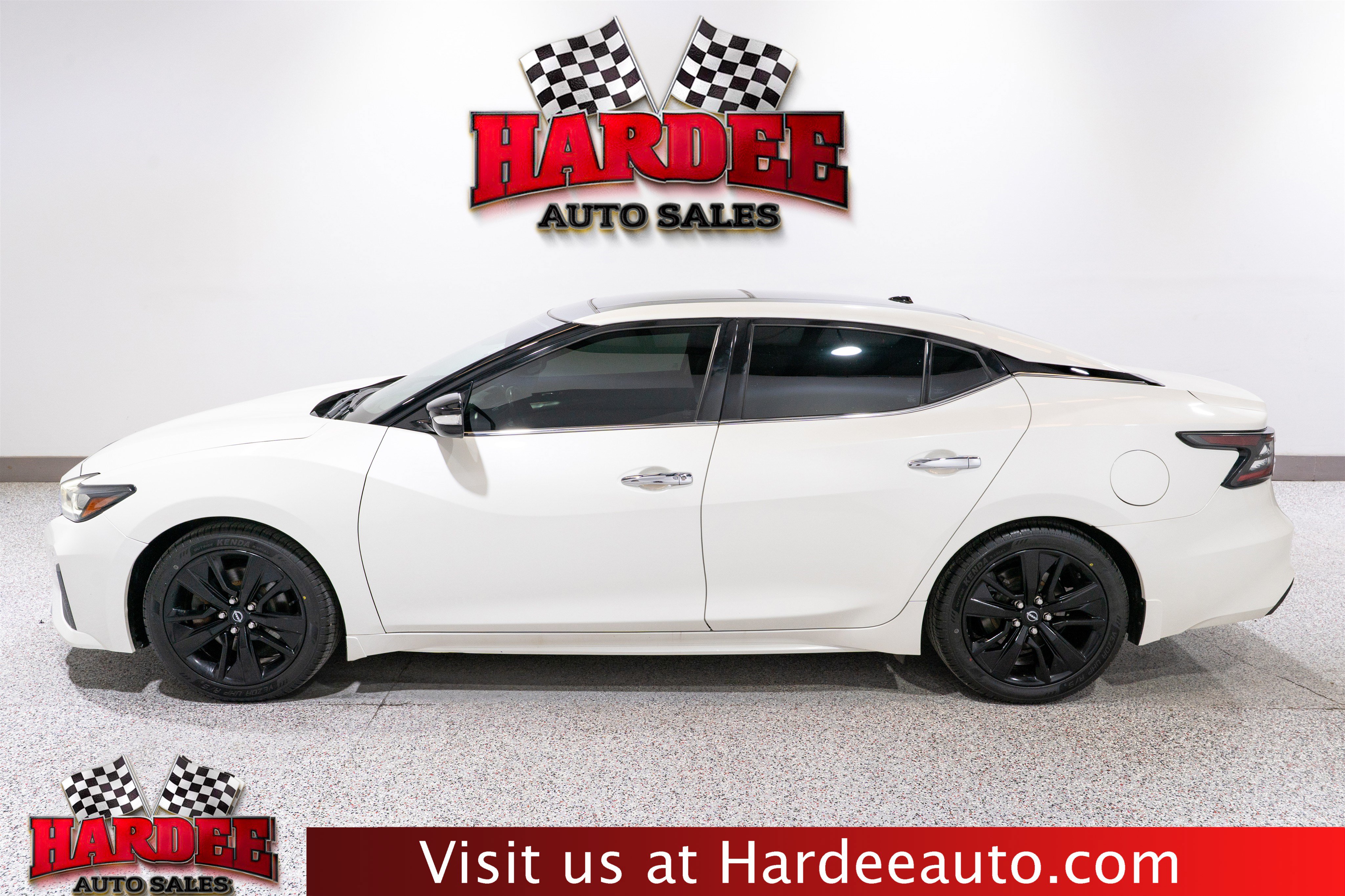 Used 2023 Nissan Maxima SL FWD image 1