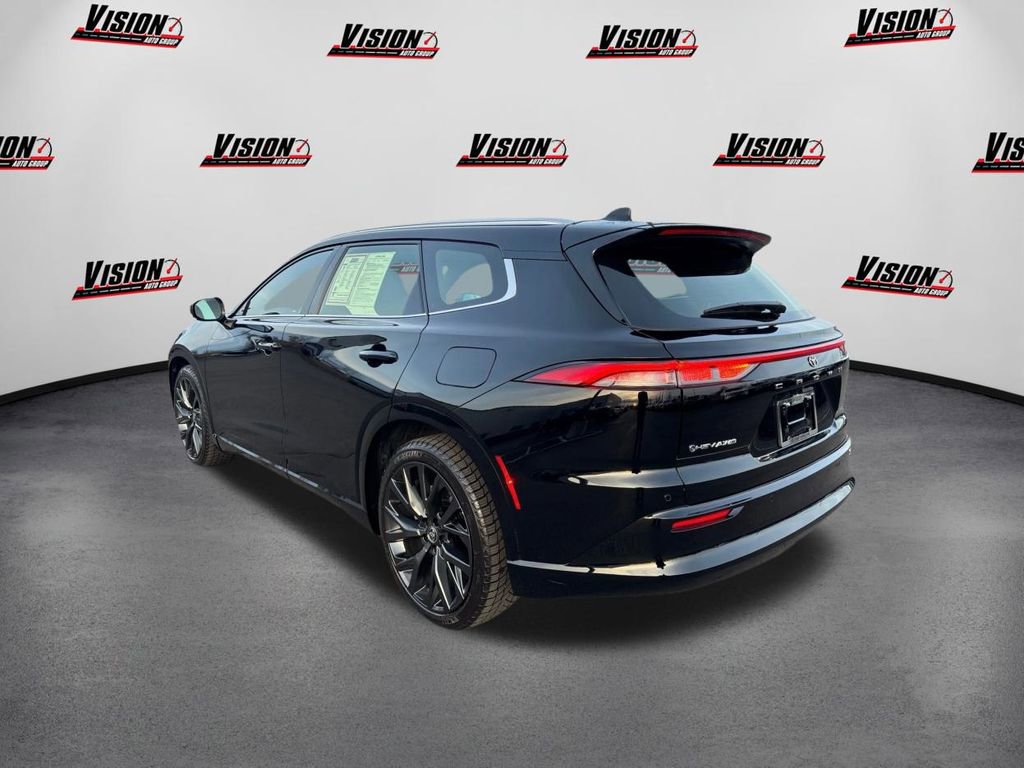 Used 2025 Toyota Crown Signia Limited image 7