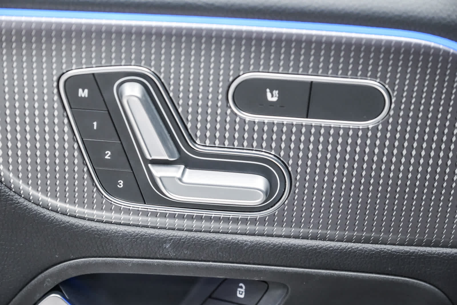 Used 2022 Mercedes-Benz GLB 250 image 28