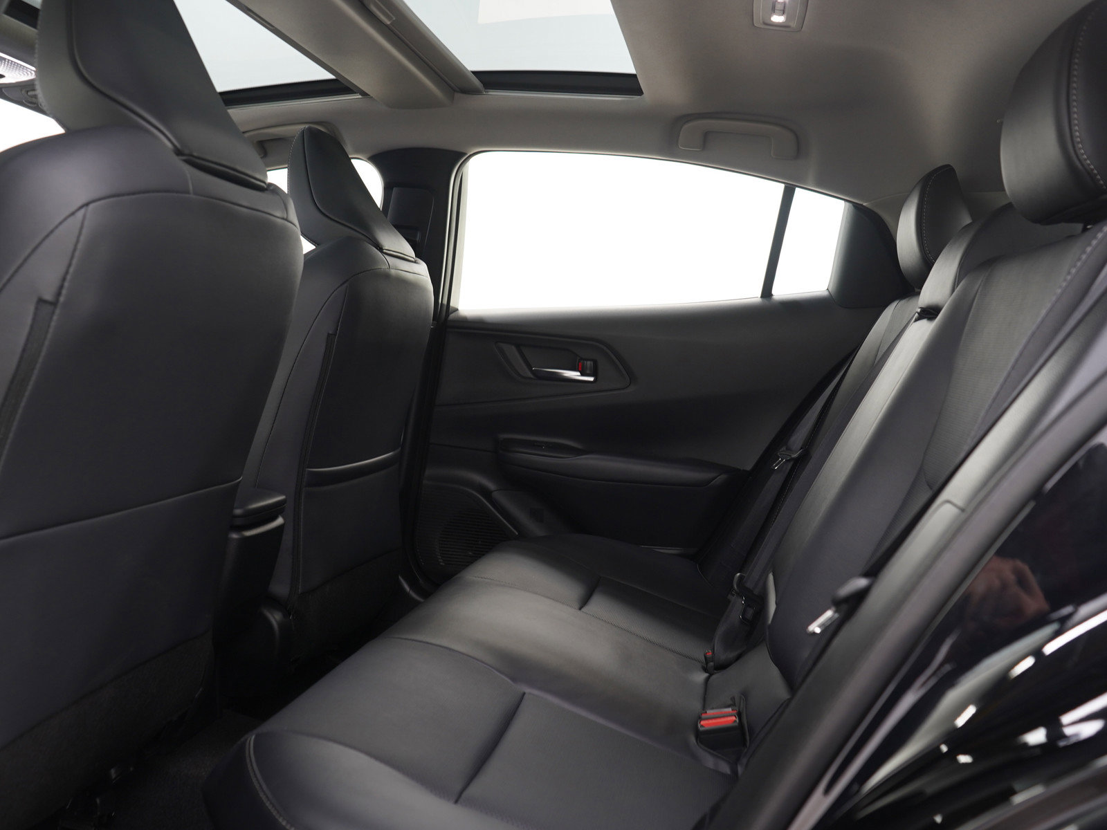 Used 2025 Toyota Prius AWD image 17