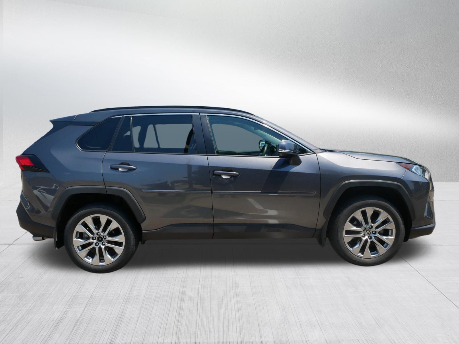 Used 2021 Toyota RAV4 XLE Premium AWD/4WD image 8