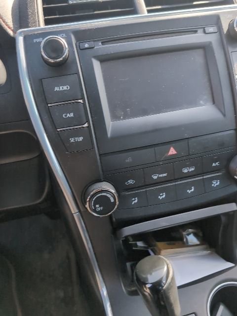 Used 2016 Toyota Camry SE image 12