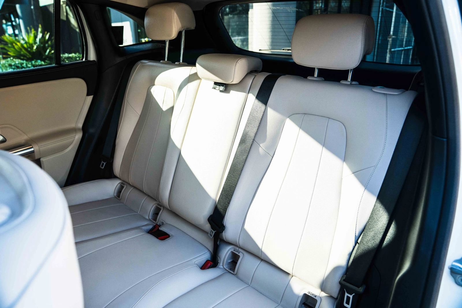 Used 2022 Mercedes-Benz GLA 250 4MATIC w/ Premium Package image 27