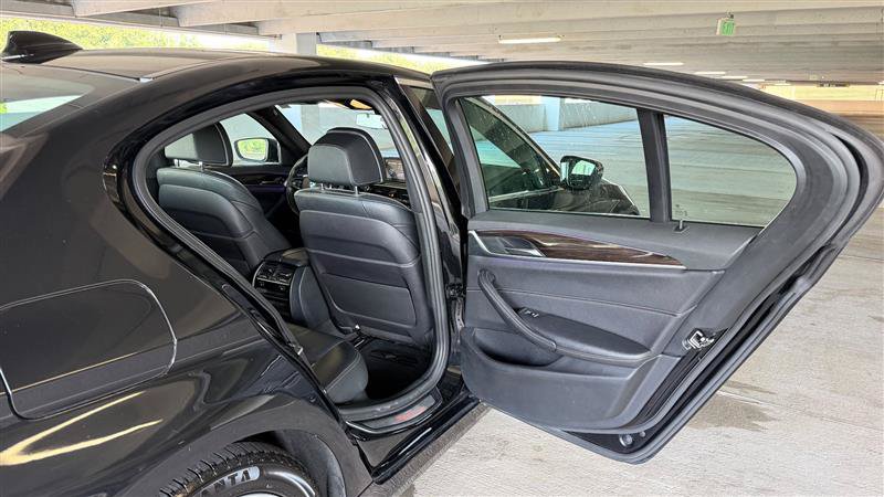 Used 2018 BMW 540i xDrive AWD/4WD image 36