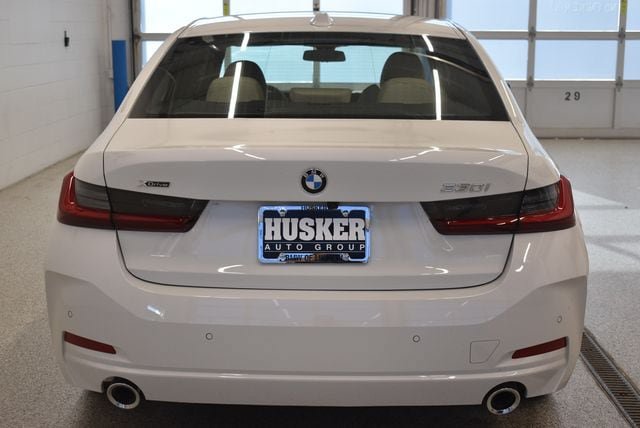 New 2026 BMW 330i xDrive Sedan w/ Convenience Package AWD/4WD image 11
