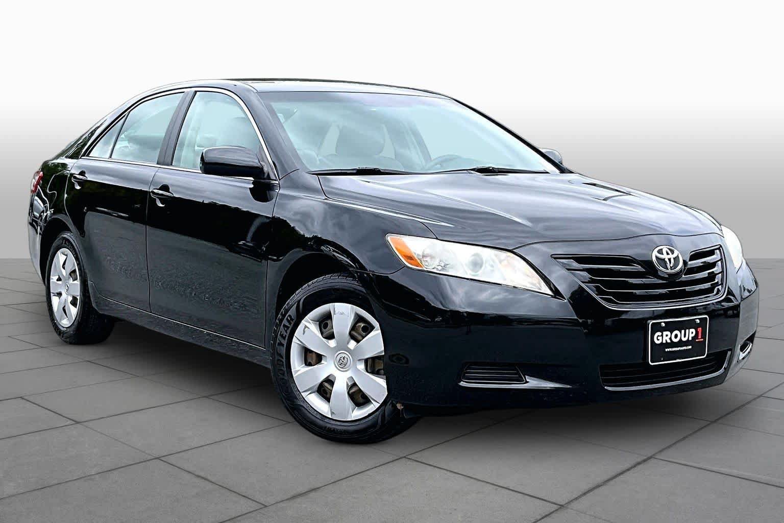 Used 2009 Toyota Camry LE FWD image 2