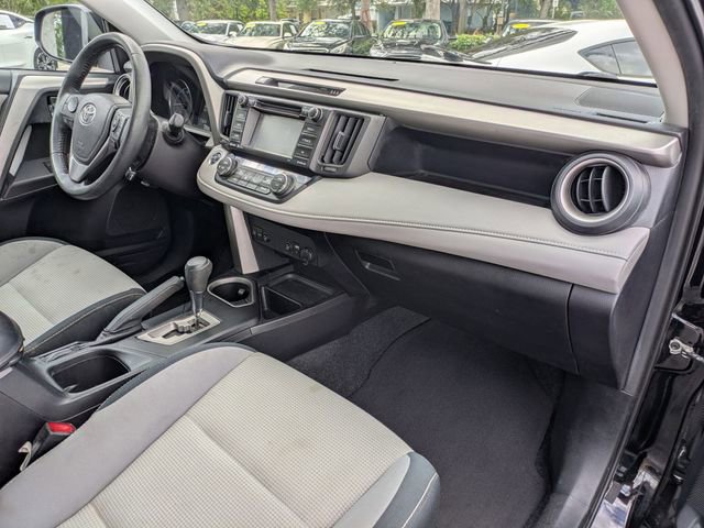 Used 2017 Toyota RAV4 XLE AWD/4WD image 28