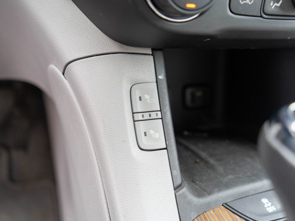 Used 2018 GMC Acadia SLE w/ Driver Alert Package I AWD/4WD image 22