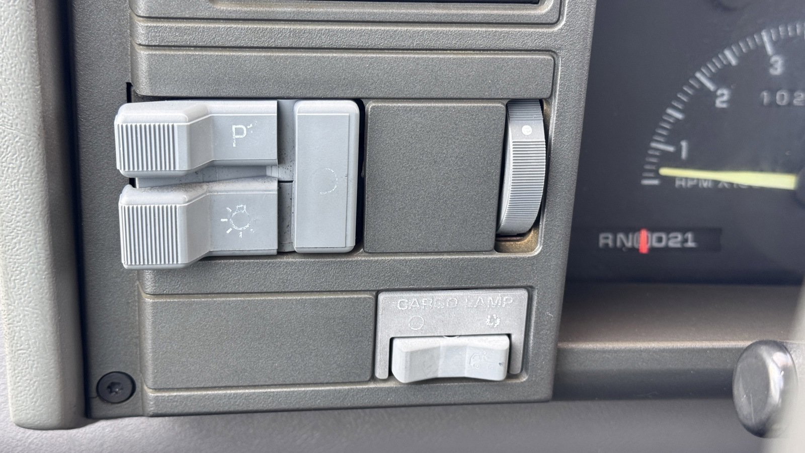 Used 1994 Chevrolet Silverado 1500 2WD Regular Cab image 17
