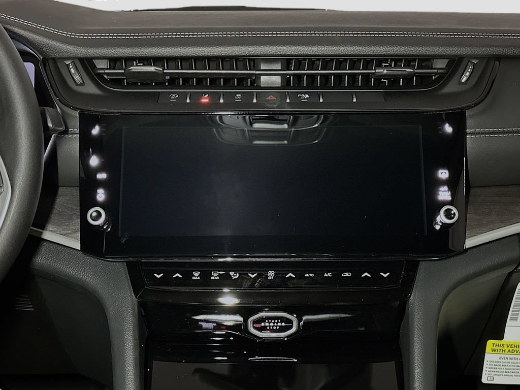 New 2026 Jeep Grand Cherokee Altitude AWD/4WD image 9