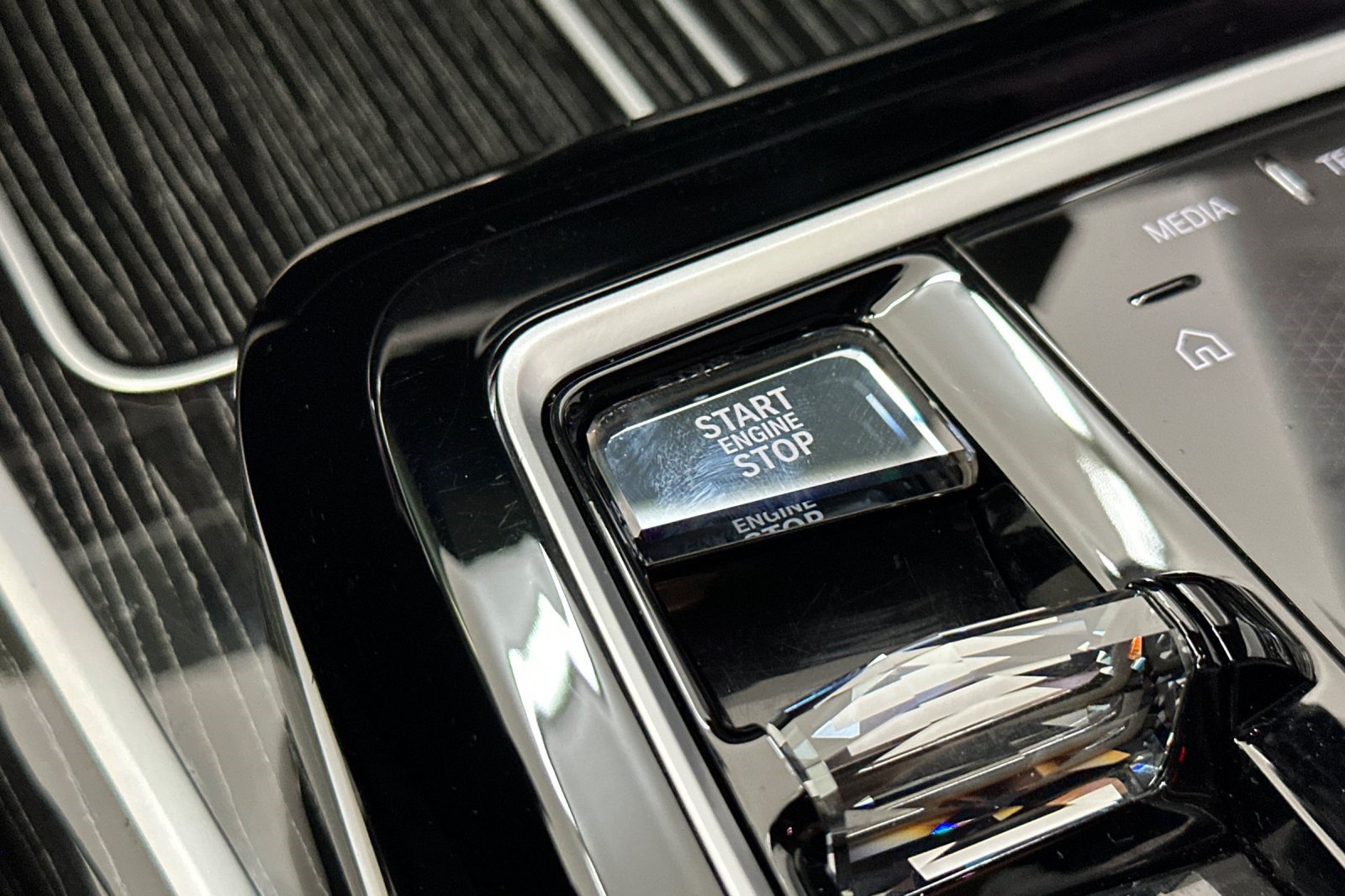 Certified 2023 BMW 740i RWD image 16