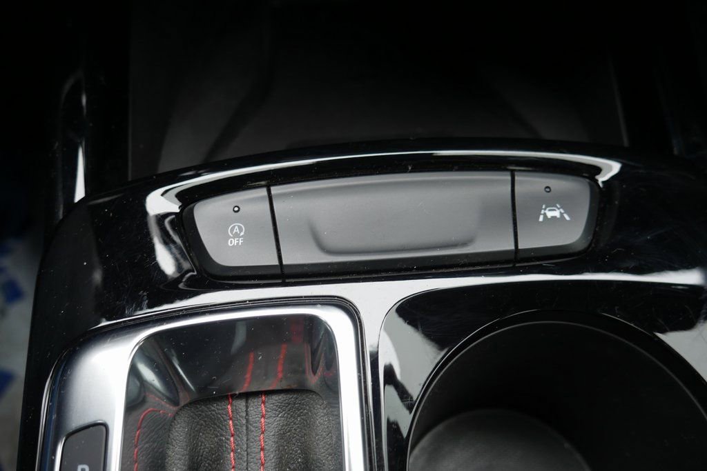 Used 2025 Chevrolet Trax RS w/ Sunroof Package image 18