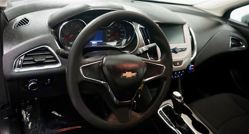 Used 2018 Chevrolet Cruze LS image 11