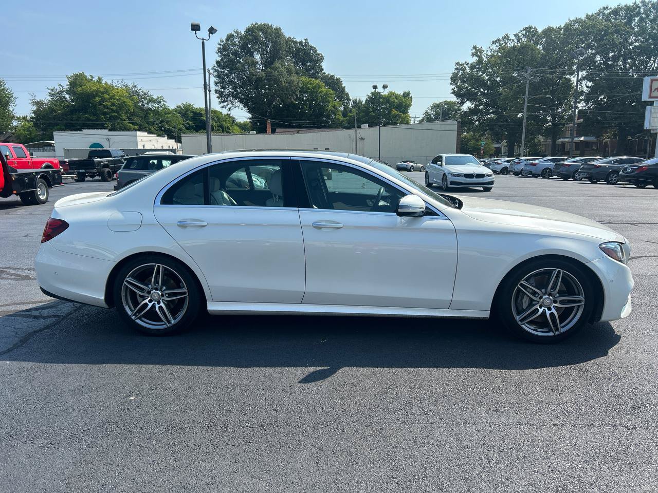 Used 2017 Mercedes-Benz E 300 image 4