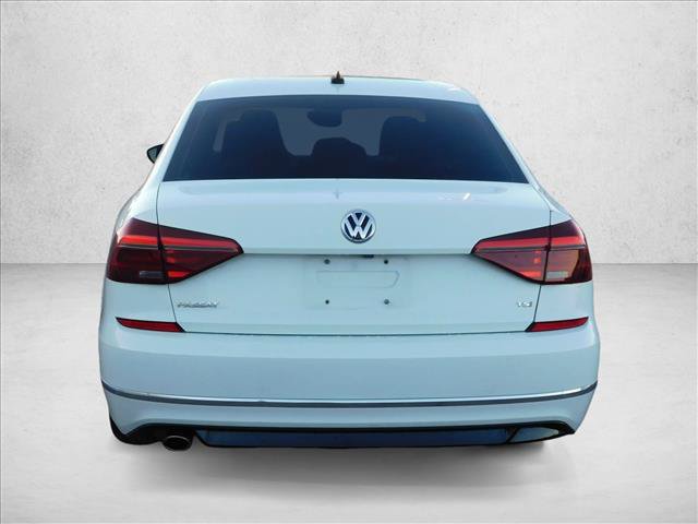 Used 2018 Volkswagen Passat 2.0T R-Line w/ R-Line Lighting Package FWD image 6
