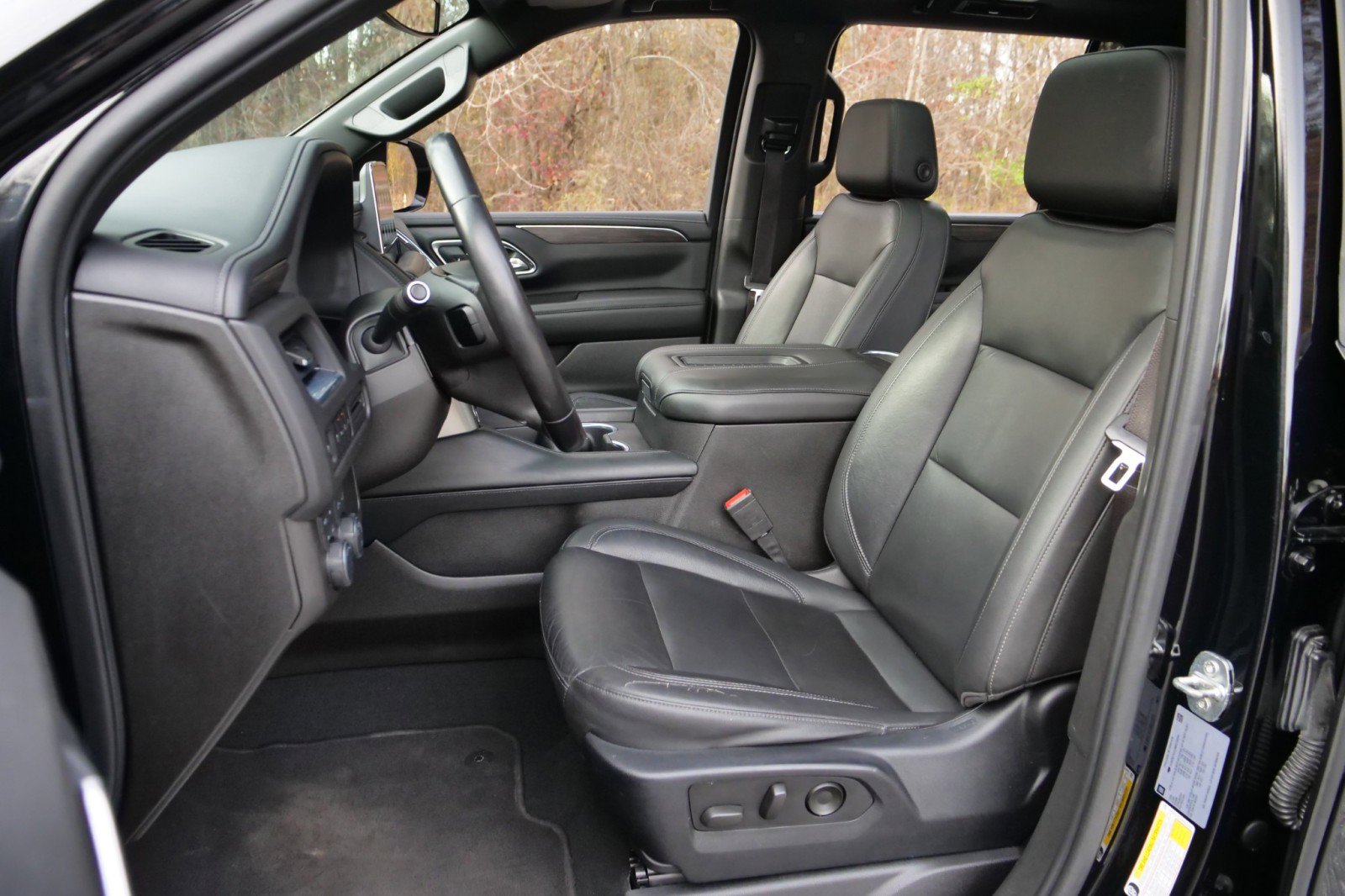 Used 2021 Chevrolet Suburban LT image 3