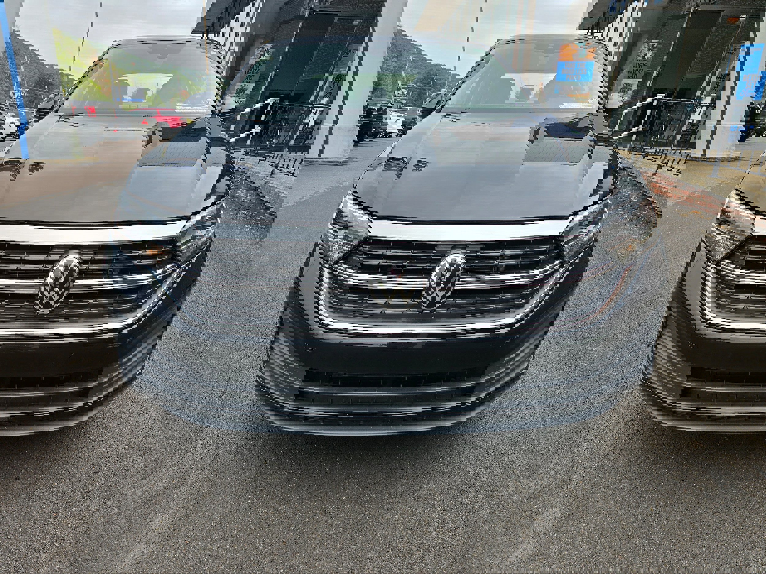 Certified 2023 Volkswagen Jetta SE image 2