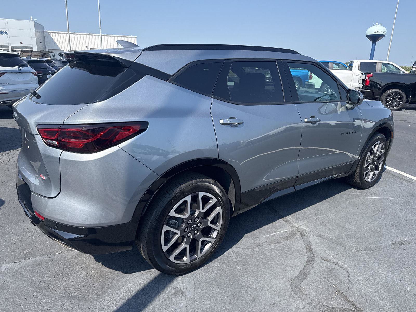 Used 2025 Chevrolet Blazer RS FWD image 4