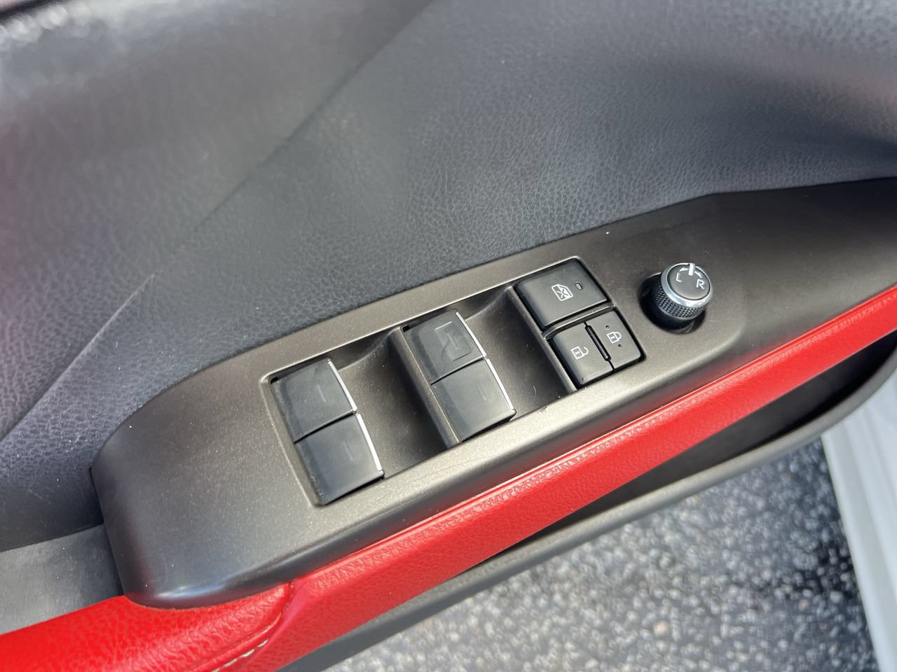Used 2024 Toyota Camry XSE FWD image 15