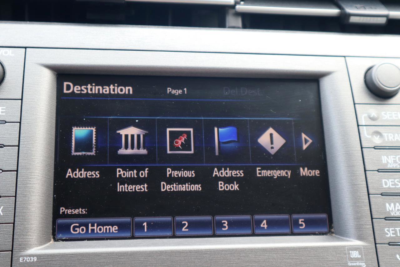 Used 2015 Toyota Prius Four w/ Deluxe Solar Roof Package image 81