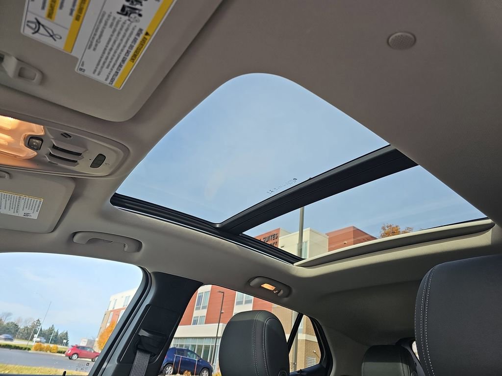 Used 2022 Buick Encore GX Essence w/ Advanced Technology Package image 31