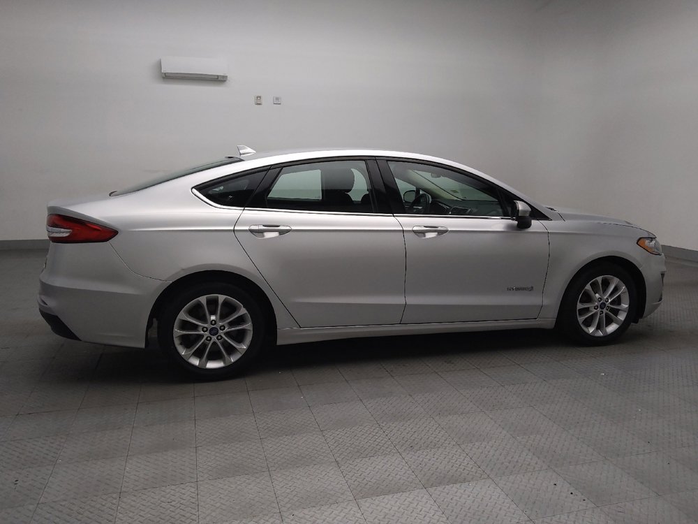 Used 2019 Ford Fusion SE image 10