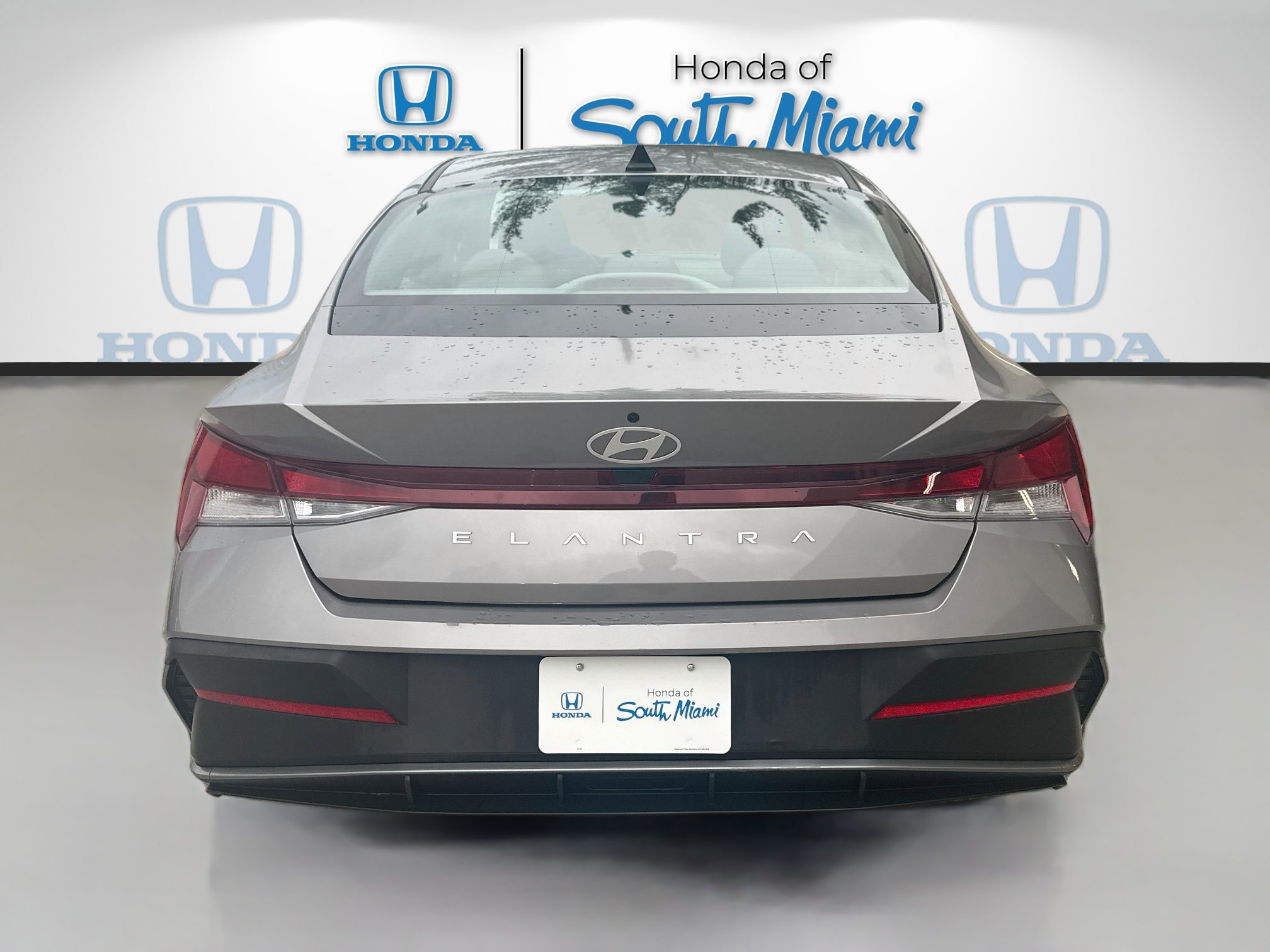 Used 2024 Hyundai Elantra SE FWD image 6