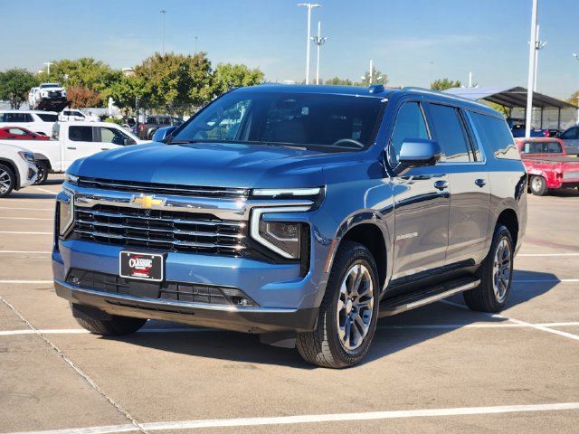 Used 2025 Chevrolet Suburban LT w/ Comfort Package AWD/4WD image 11