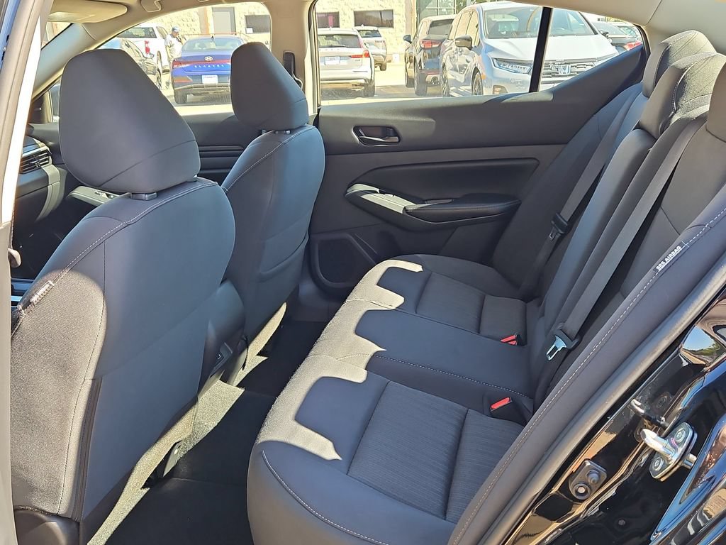Used 2025 Nissan Altima 2.5 SV FWD image 28