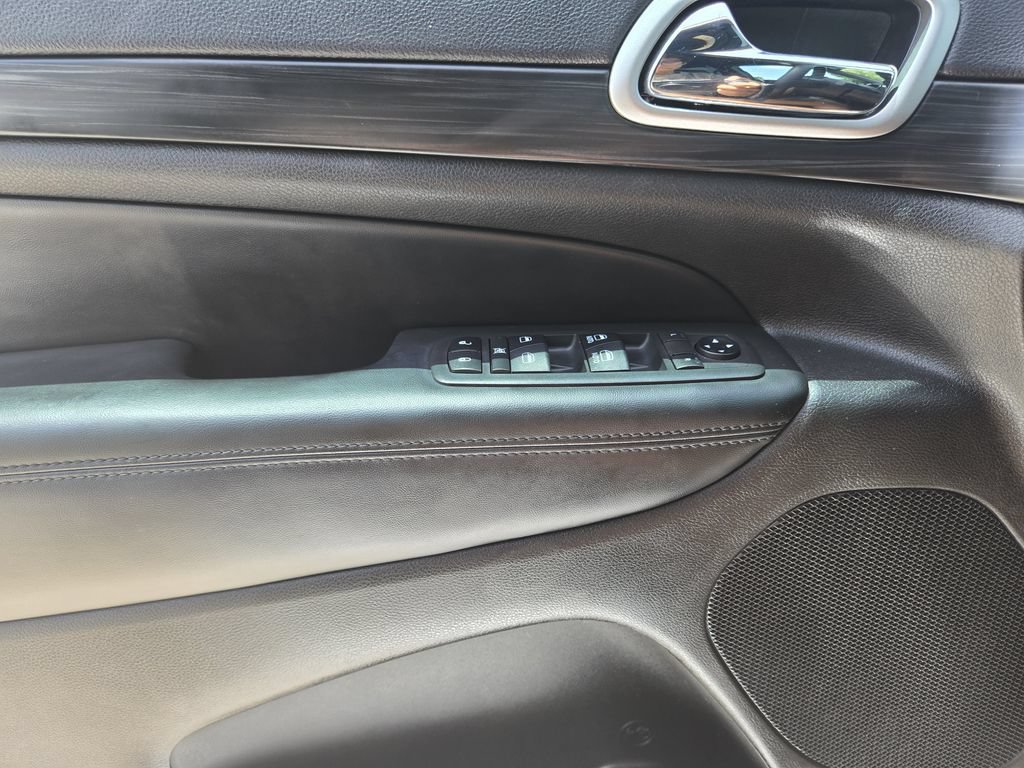 Used 2019 Jeep Grand Cherokee Altitude AWD/4WD image 25