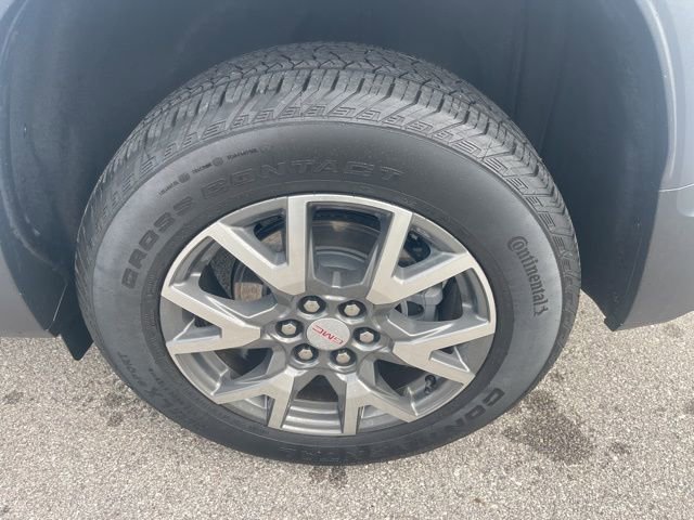 Used 2023 GMC Acadia SLE w/ Driver Convenience Package image 11