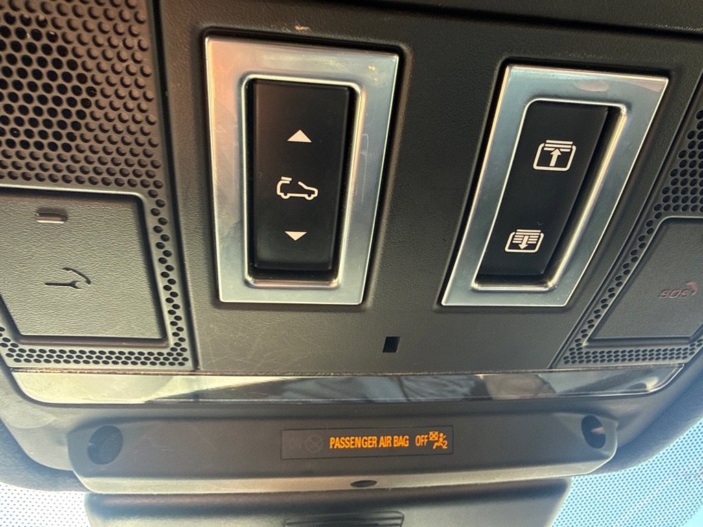 Used 2020 Jaguar F-PACE S image 32