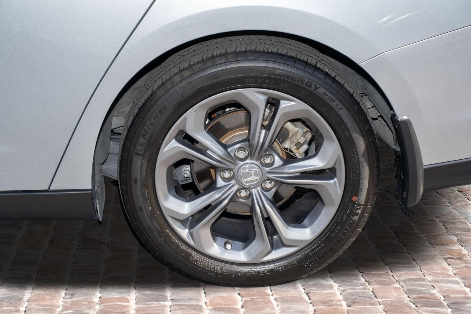 Certified 2024 Honda Accord EX image 38