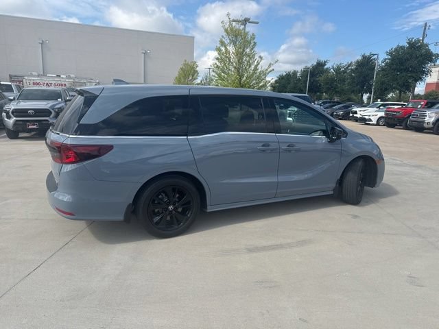 Used 2024 Honda Odyssey Sport image 3
