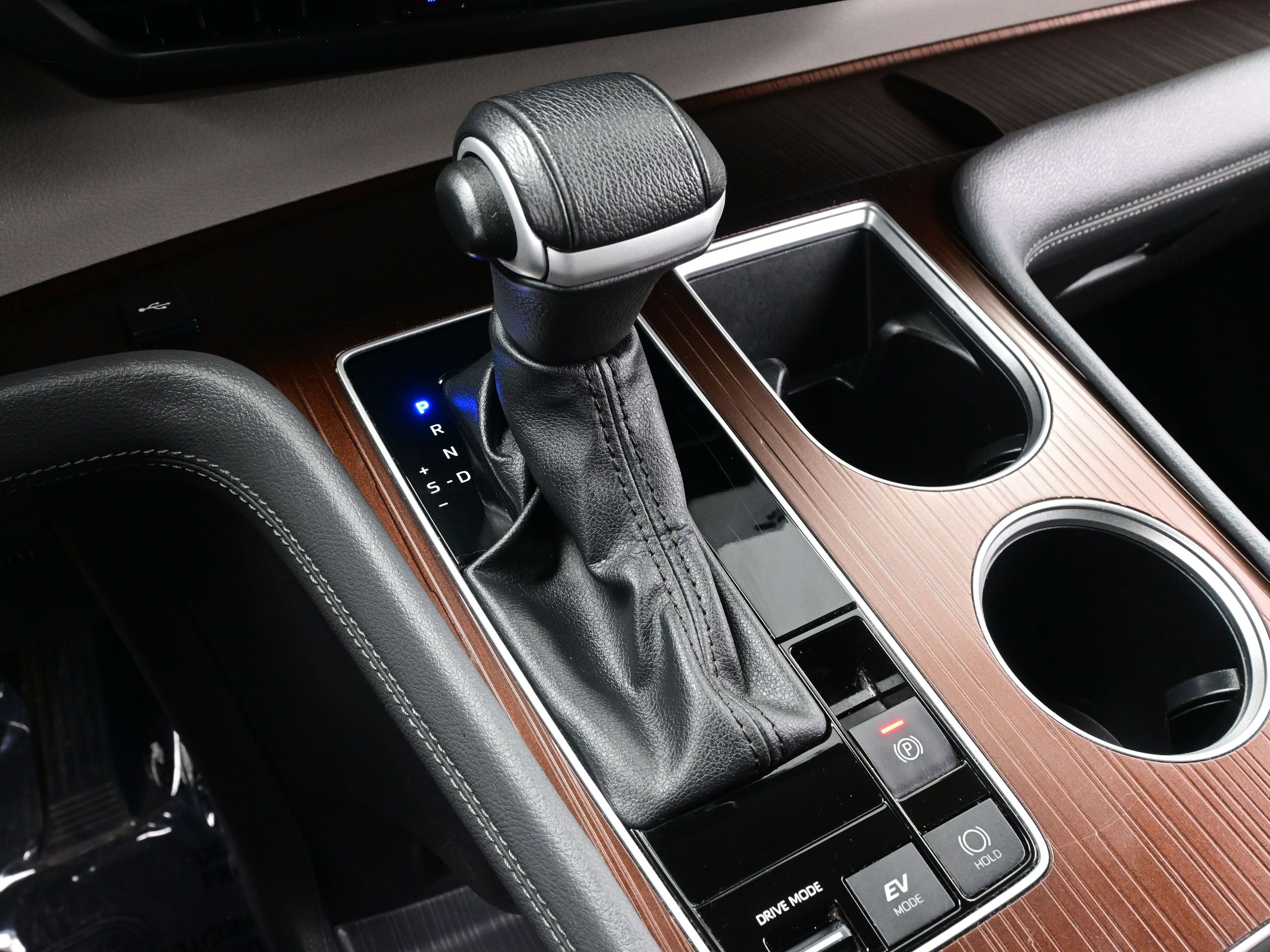 Used 2024 Toyota Sienna XLE image 23