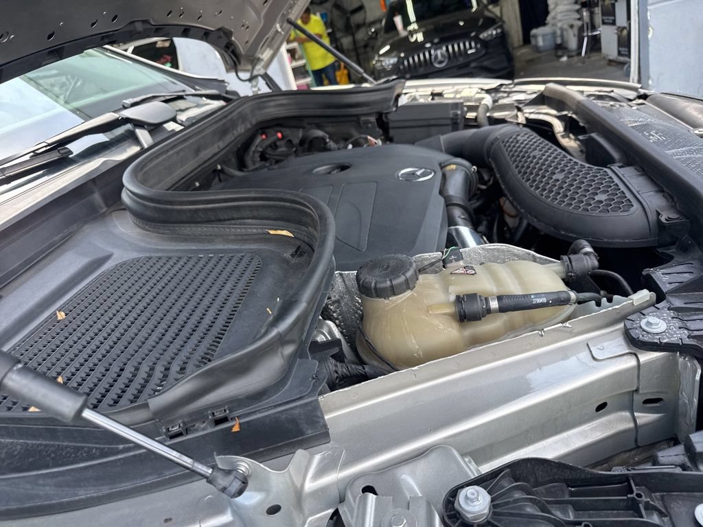 Used 2020 Mercedes-Benz GLE 350 4MATIC w/ Premium Package image 37