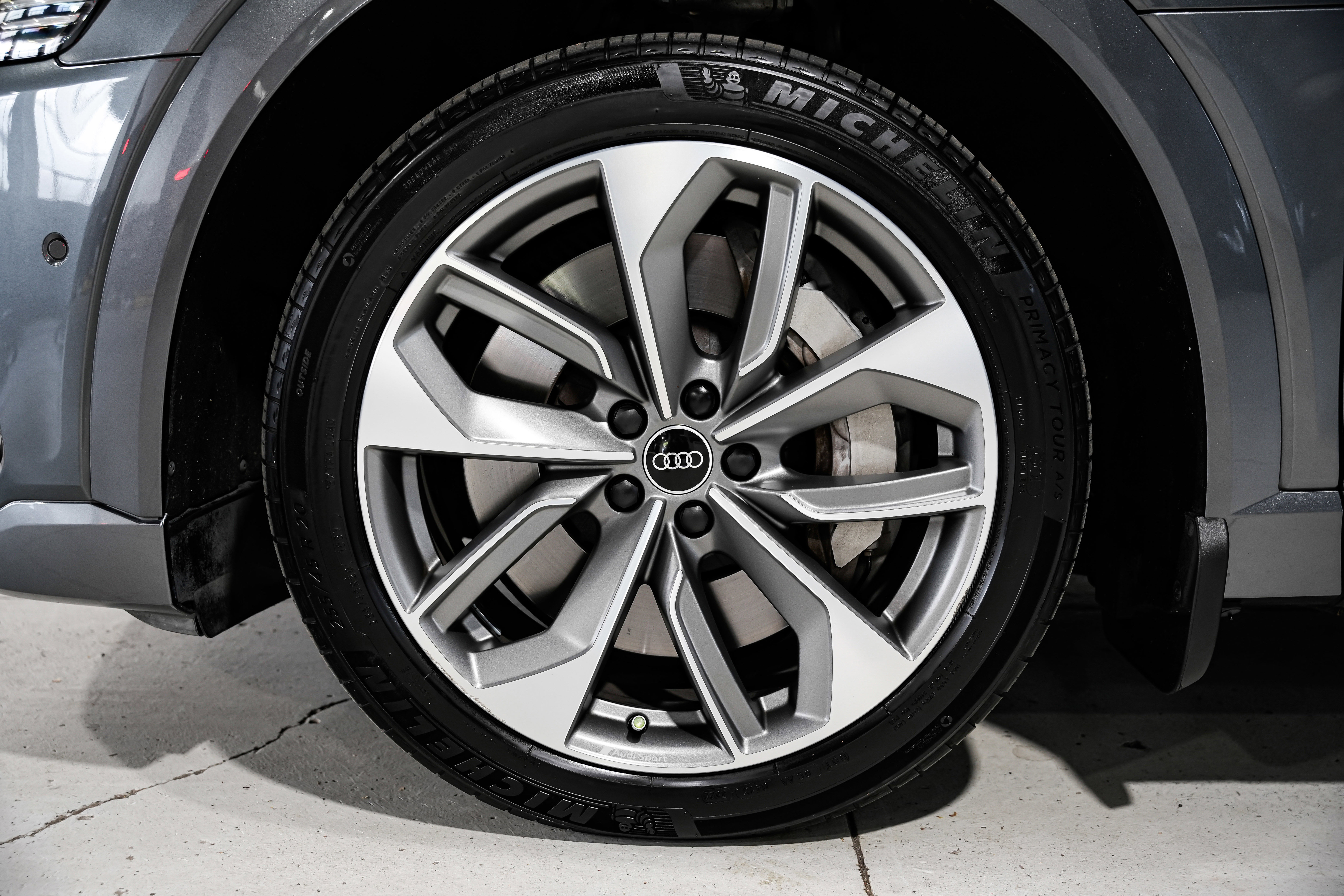 Used 2021 Audi e-tron Premium Plus w/ Premium Plus Package AWD/4WD image 52