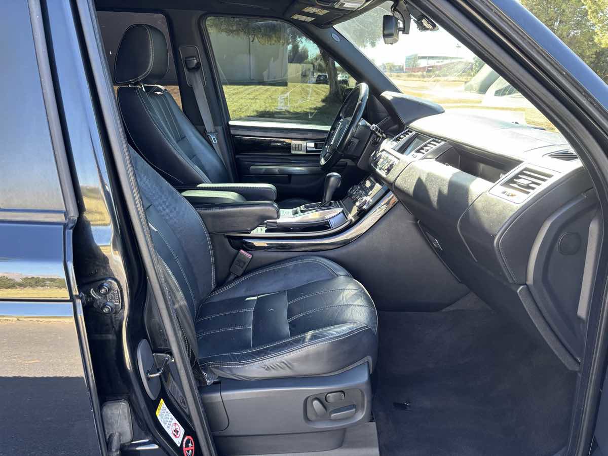 Used 2013 Land Rover Range Rover Sport HSE LUX image 18
