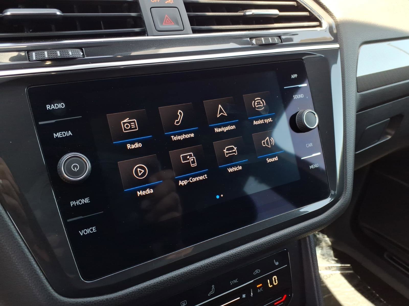 Certified 2023 Volkswagen Tiguan SE R-Line FWD image 29