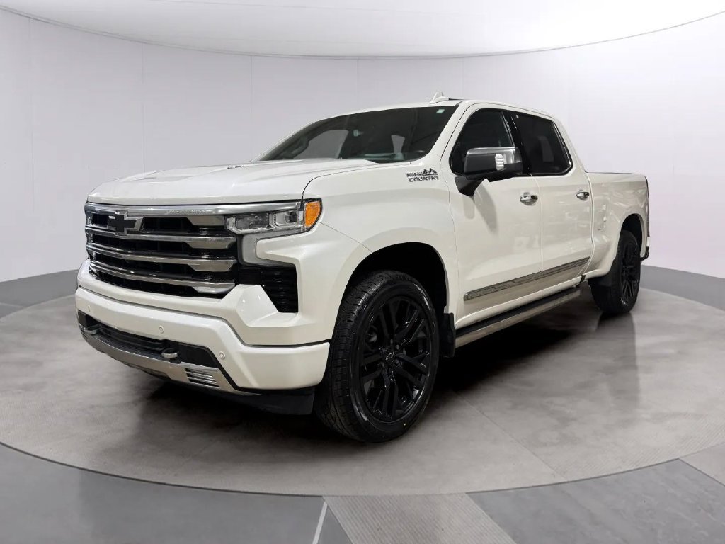 Used 2023 Chevrolet Silverado 1500 High Country w/ Technology Package AWD/4WD image 7