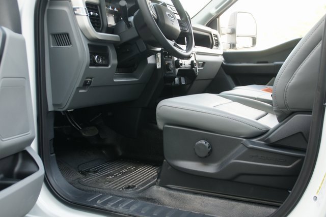 New 2026 Ford F350 XL w/ XL Chrome Package image 14