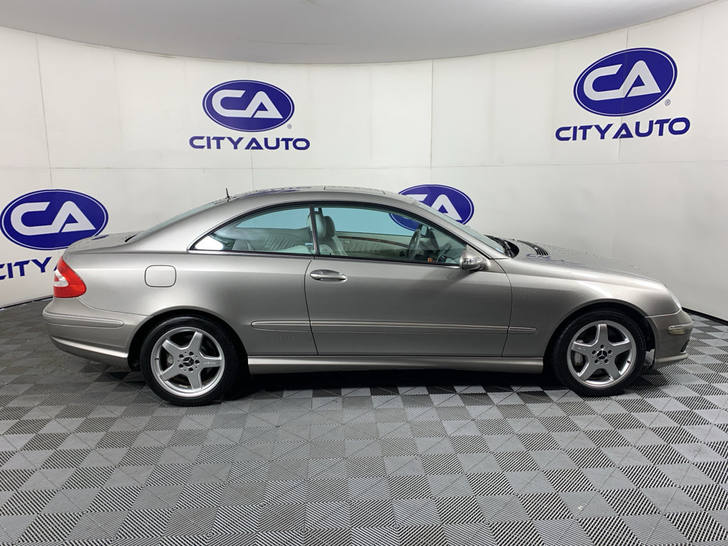Used 2004 Mercedes-Benz CLK 500 Coupe image 2